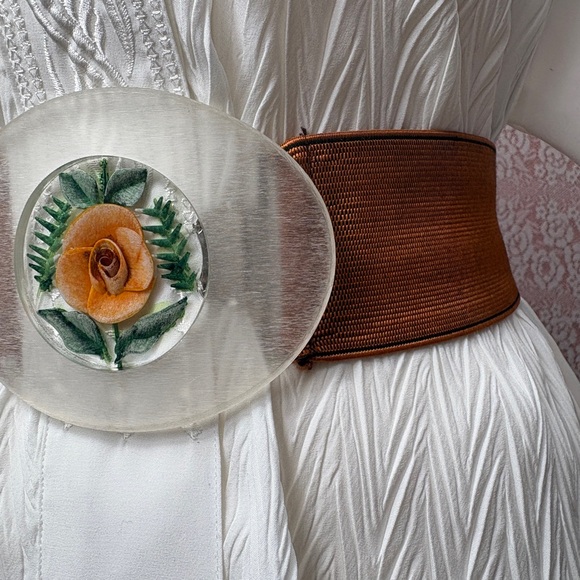 SOLD-Vintage 1970s José Cotel Paris Lucite Floral Belt - Picture 4 of 11
